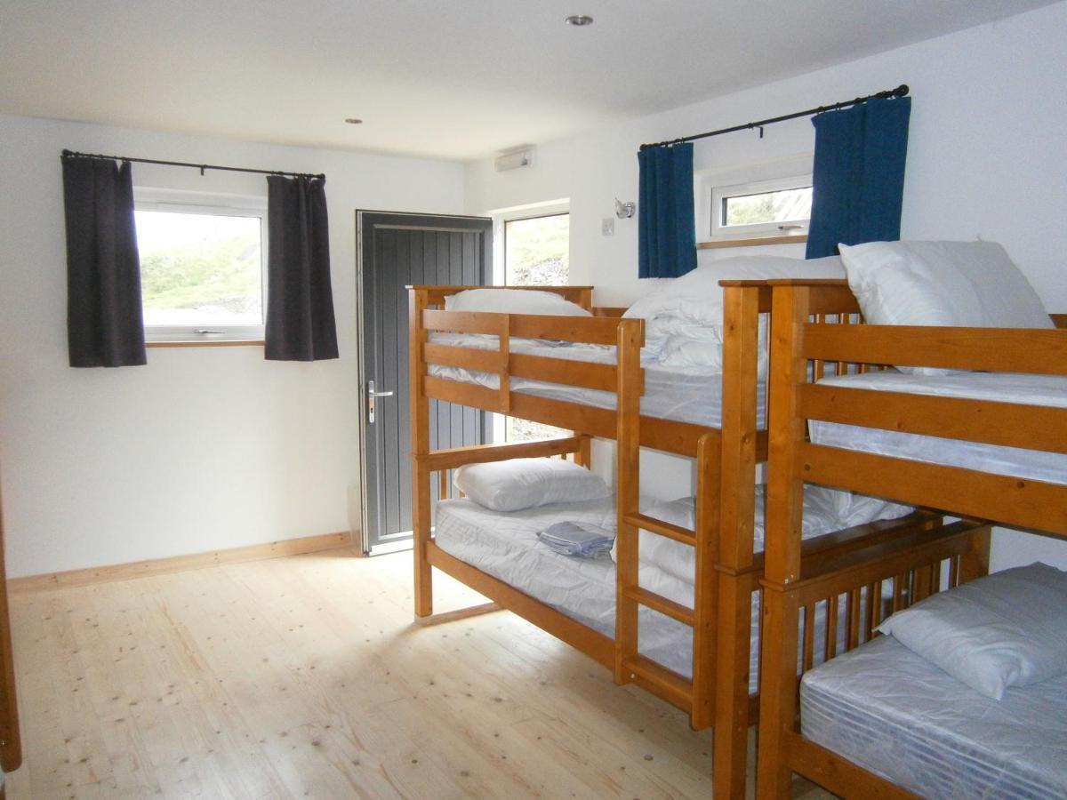 Хостел Otter Bunkhouse Cairisiadar Екстер'єр фото